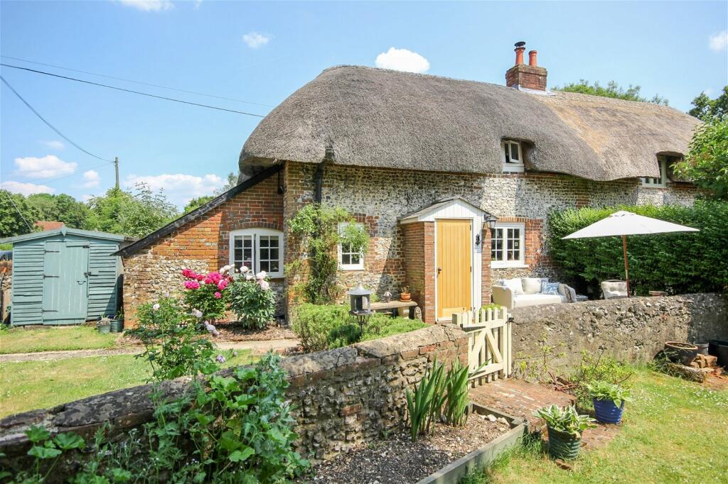 2 bedroom cottage for sale in 1 Pond Cottage, Upper Wield, Alresford, SO24