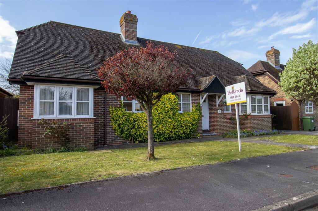 3 bedroom detached bungalow for sale in Oak Hill, Alresford, SO24