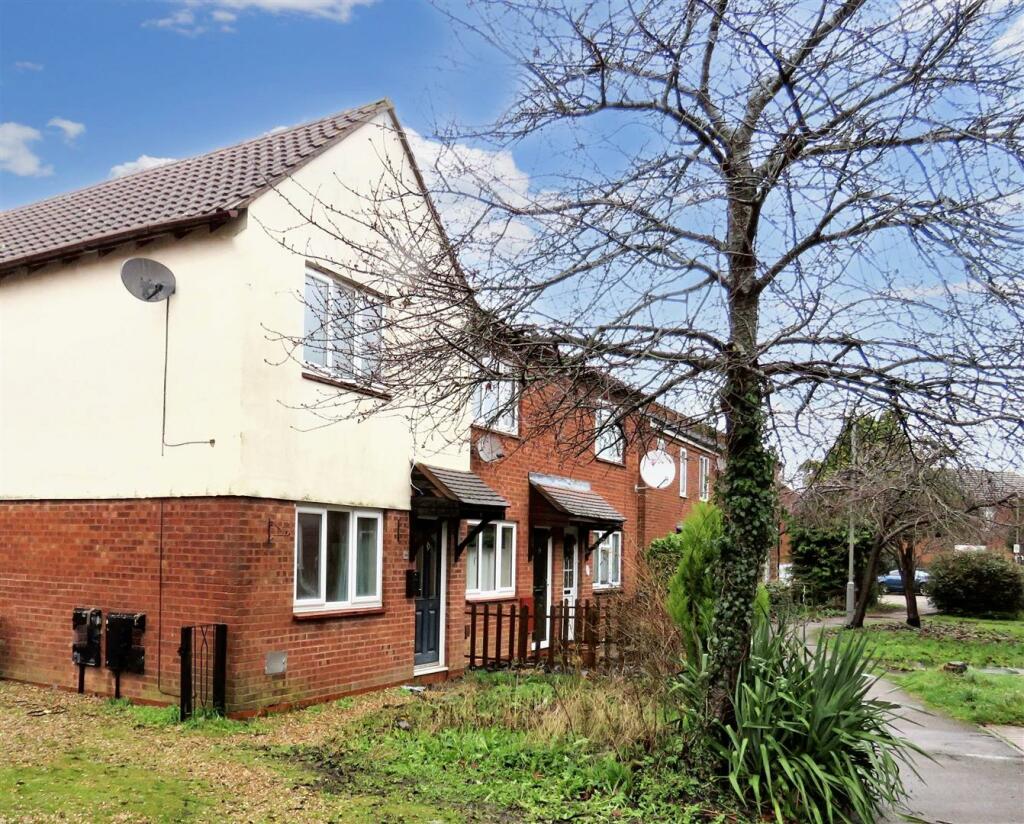 Main image of property: Simonsbath, Furzton, Milton Keynes, MK4