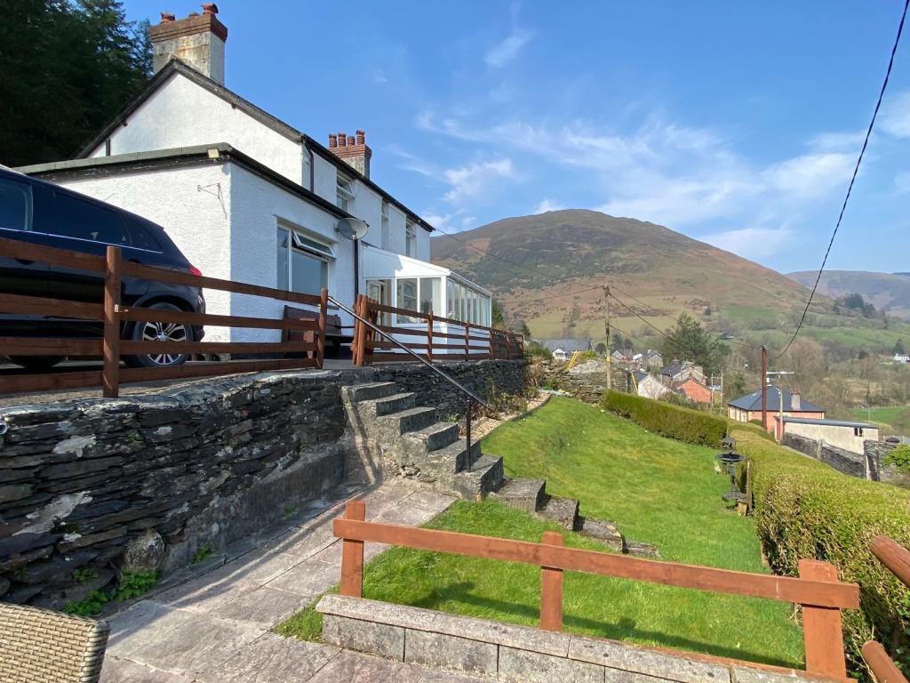4 bedroom detached house for sale in Gwelafon, Dinas Mawddwy, SY20 9LL