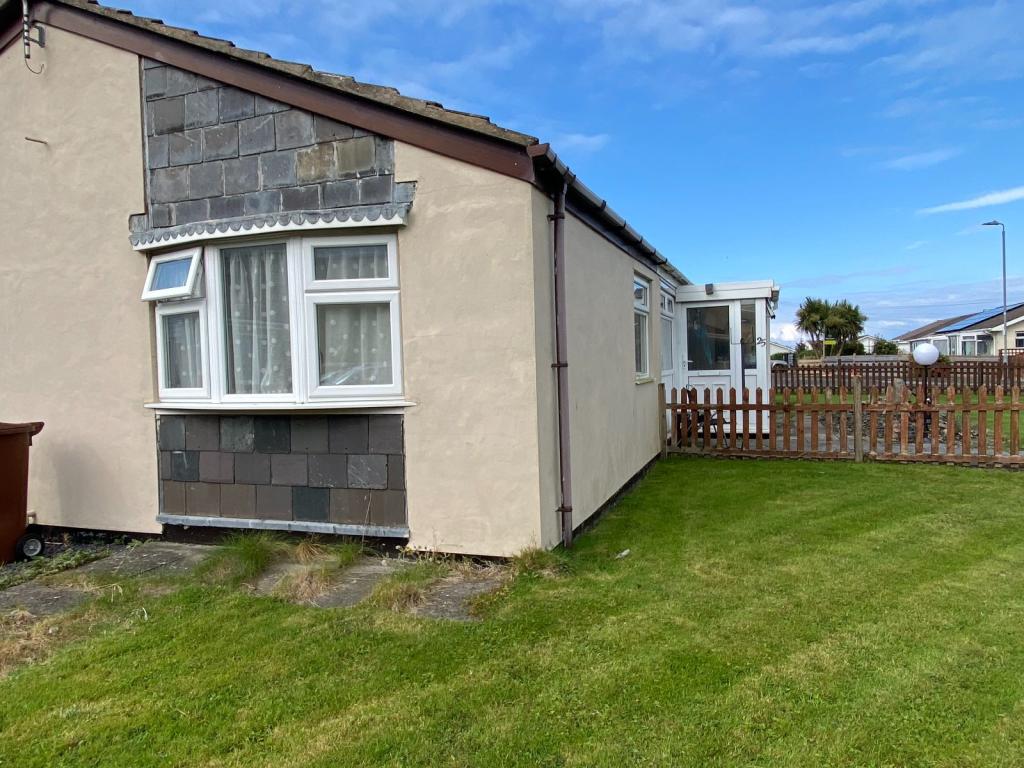 2 bedroom semidetached house for sale in 24 Glan Y Mor, Fairbourne