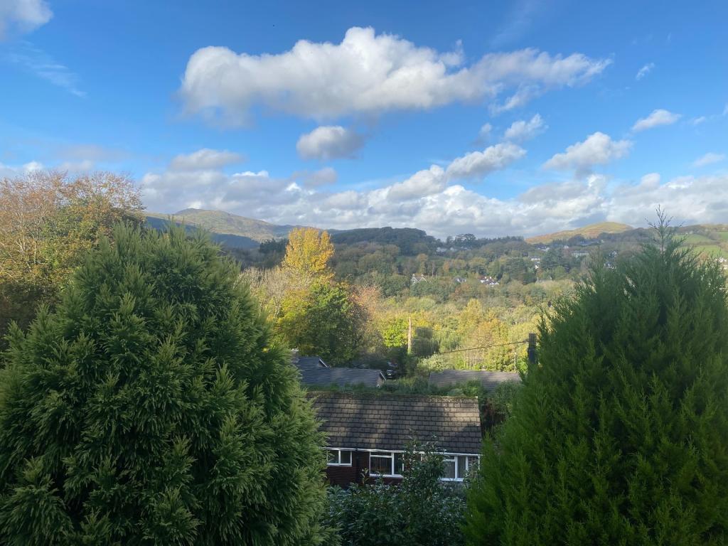 3 bedroom detached house for sale in 11 Fron Wnion Estate, Dolgellau LL40 1SL, LL40