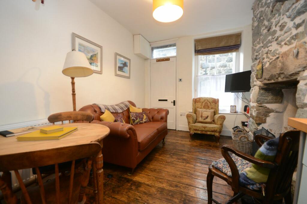 2 bedroom terraced house for sale in 3 Bryn Meurig Buildings, Lombard