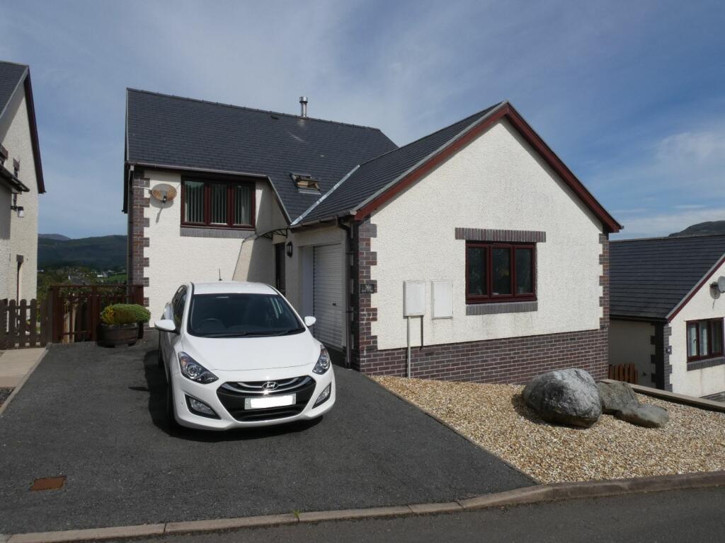 4 bedroom detached house for sale in 36 Uwch Y Maes, Dolgellau LL40 1GA, LL40