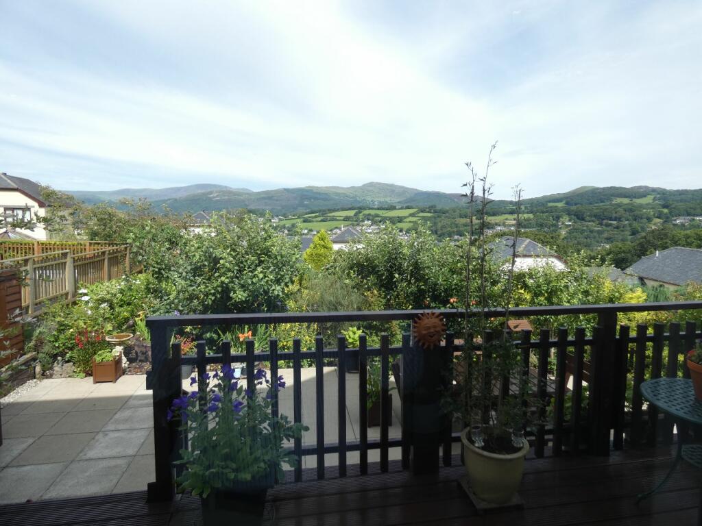 4 bedroom detached house for sale in 36 Uwch Y Maes, Dolgellau LL40 1GA