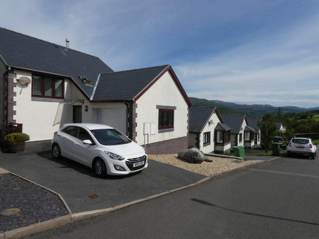 4 bedroom detached house for sale in 36 Uwch Y Maes, Dolgellau LL40 1GA, LL40