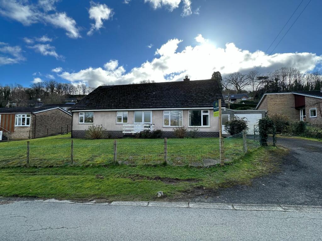 5 bedroom detached bungalow for sale in Mynwy, Maes Caled, Dolgellau, LL40 1UF, LL40
