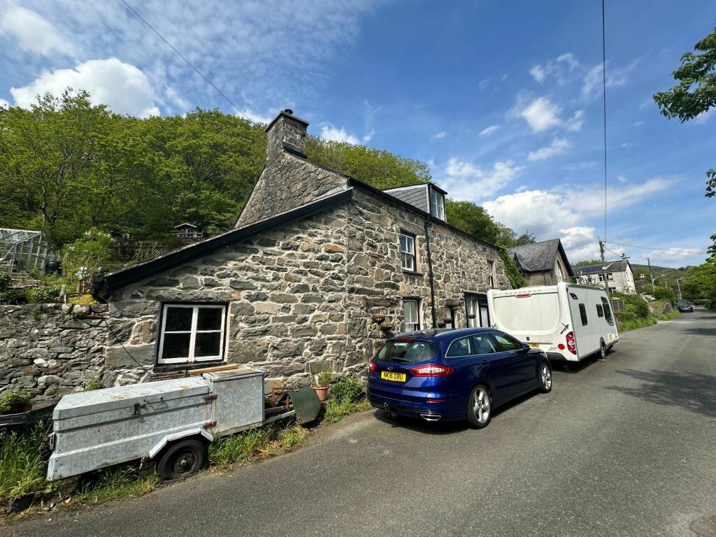 3 bedroom detached house for sale in Old Post Office, Llanelltyd, Dolgellau, LL40 2TA, LL40