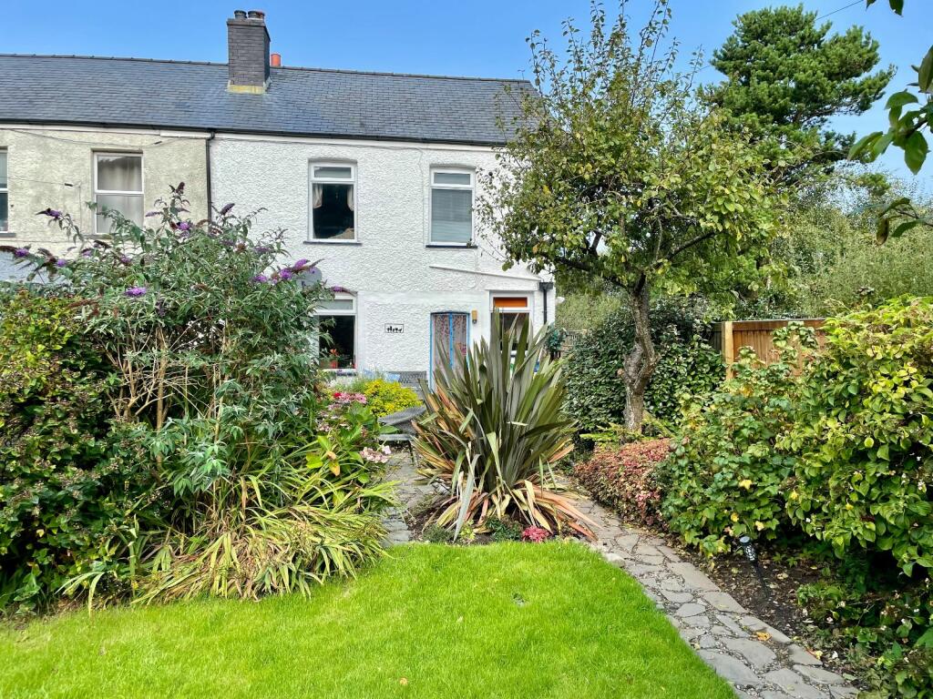 Main image of property: 4 Railway Cottages, Fairbourne LL38 2HJ