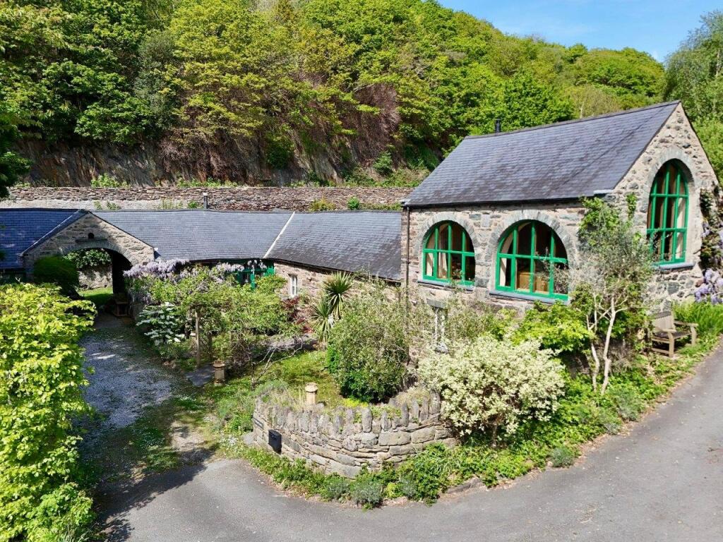 Main image of property: Yr Hen Feudy, Glandwr, Barmouth, LL42 1TG
