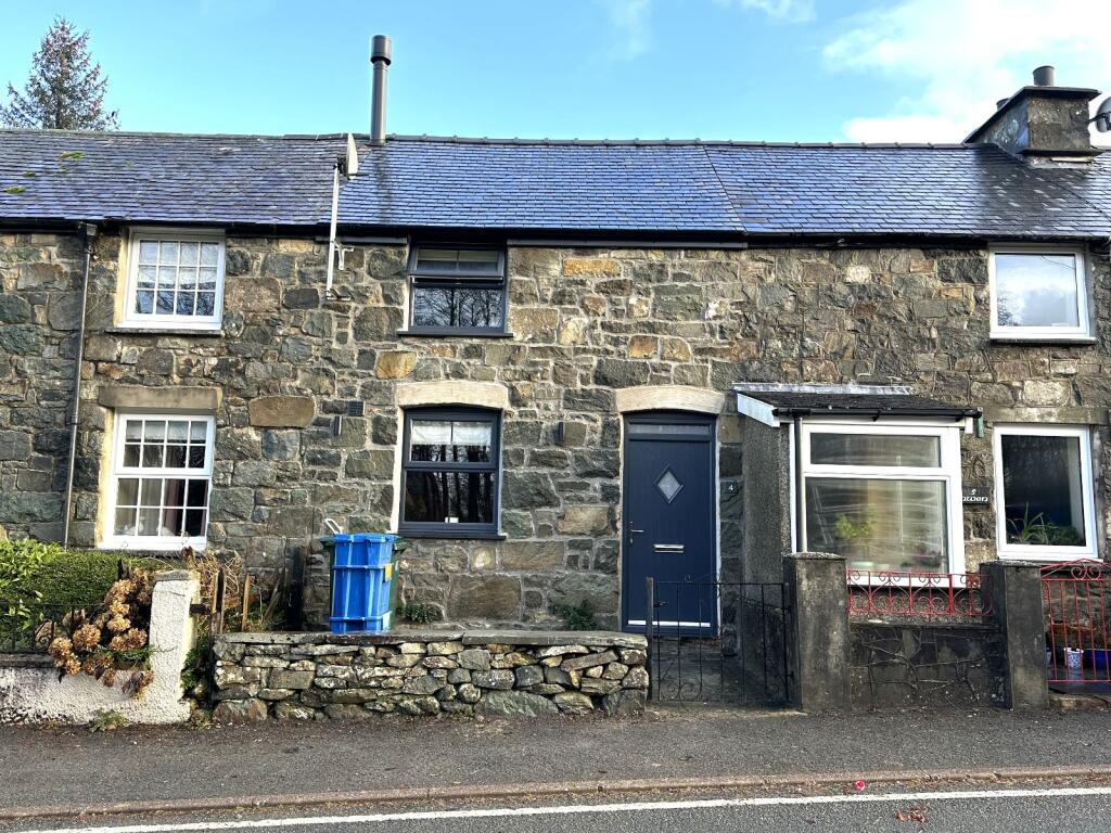 Main image of property: 4 Dolserau Terrace, Brithdir, Dolgellau LL40 2SE