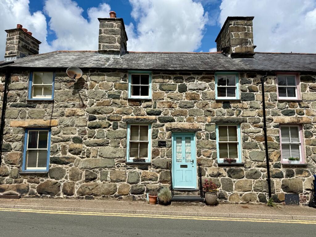 Main image of property: 3 Cader Road, Dolgellau LL40 1RH