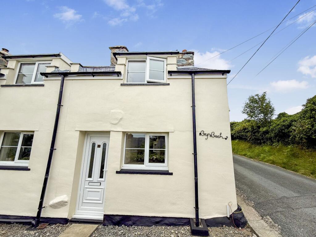 Main image of property: 1 Bryn Bach, Dyffryn Ardudwy, LL44 2DR