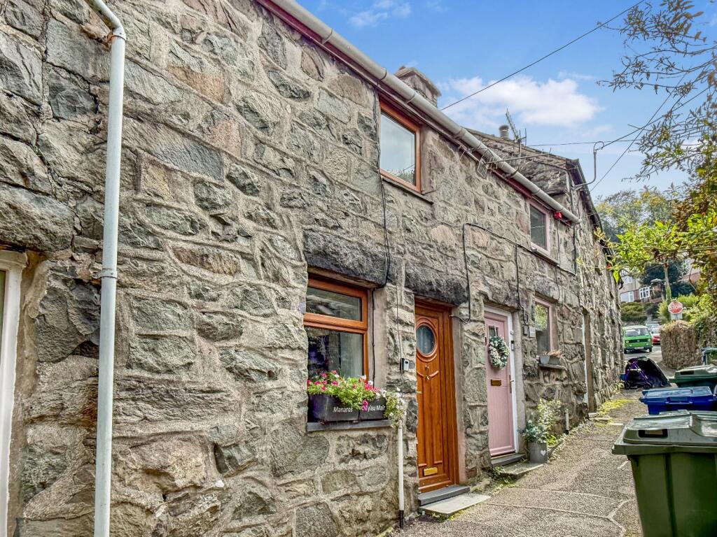 2 bedroom terraced house