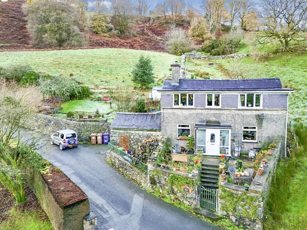 Main image of property: Ty Gwyn, South Street, Dolgellau, LL40 1NP