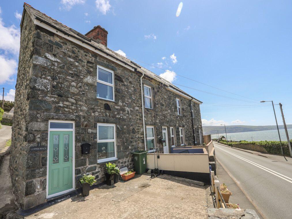 Main image of property: 1 Penrhiw, Llanaber, Barmouth, LL42 1AZ