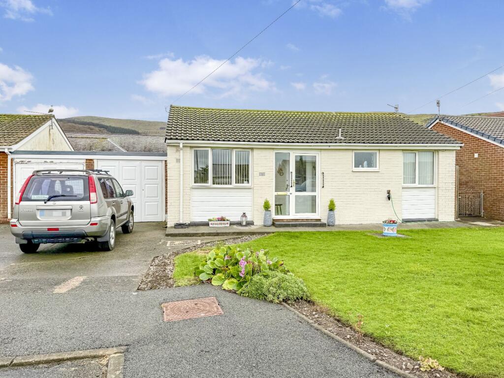 Main image of property: 10 Tremorfa Close, Fairbourne, LL38 2PQ