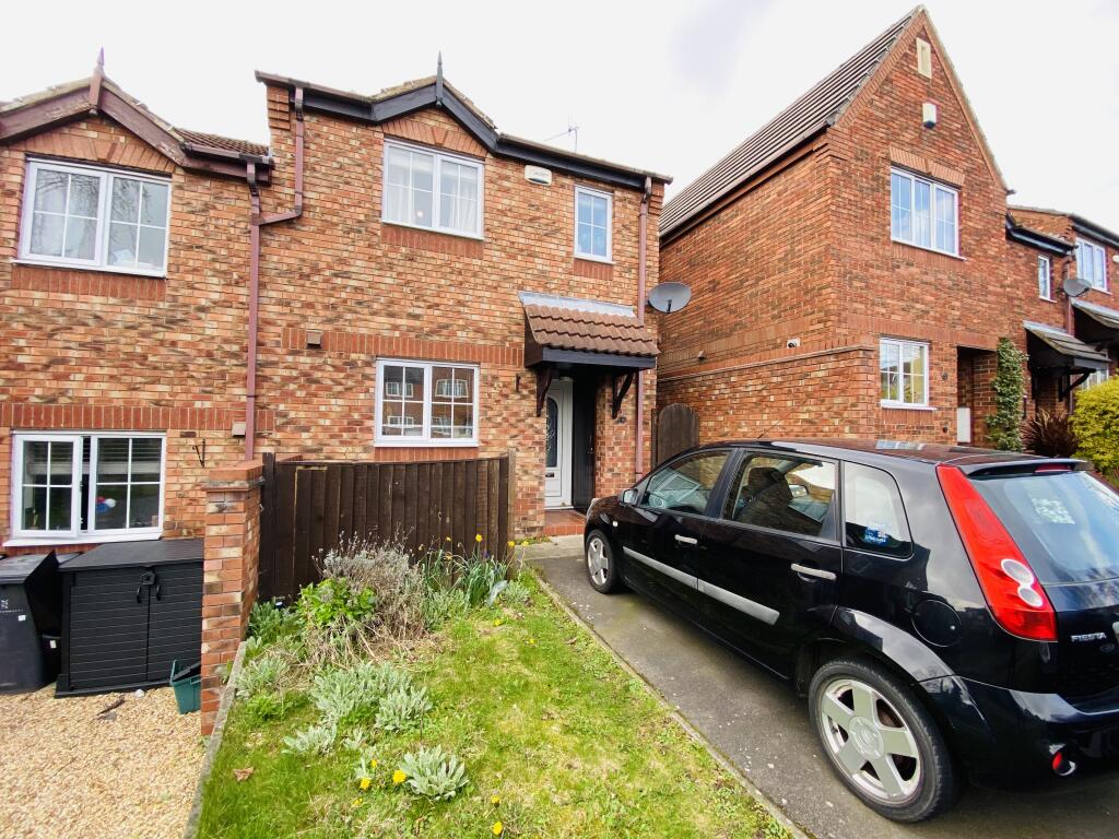 2 bedroom town house for rent in Coppice Gate, Arnold, NG5