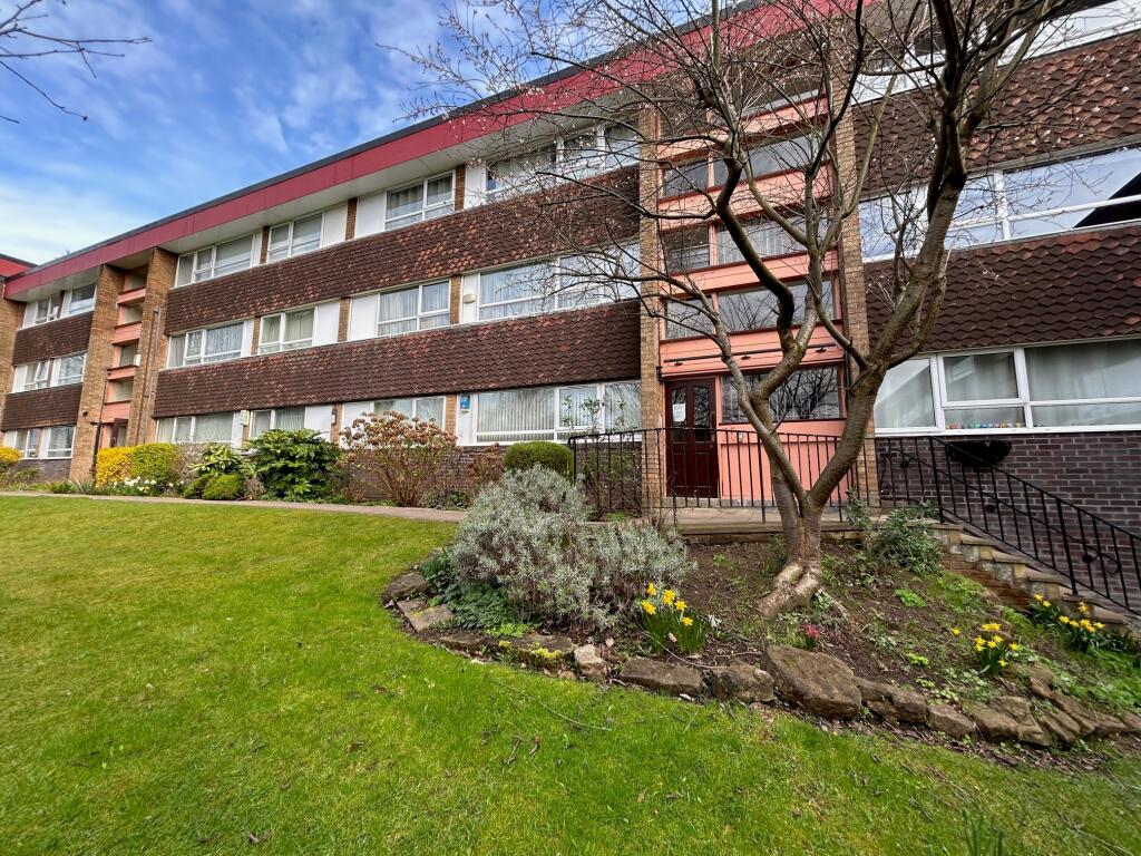 Main image of property: Elm Close, Mapperley Park, Nottingham, NG3 5AH