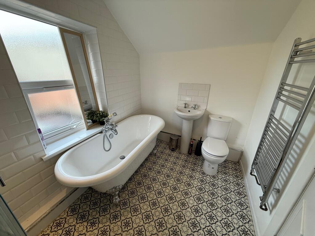 Main image of property: 5 Bedroom - Half Price Rent First Month - Bowers Avenue, Mapperley Park, Nottingham, NG3 4JR