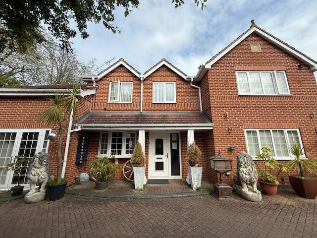 Main image of property: Brookwood Crescent, Nottingham, NG4 1FU