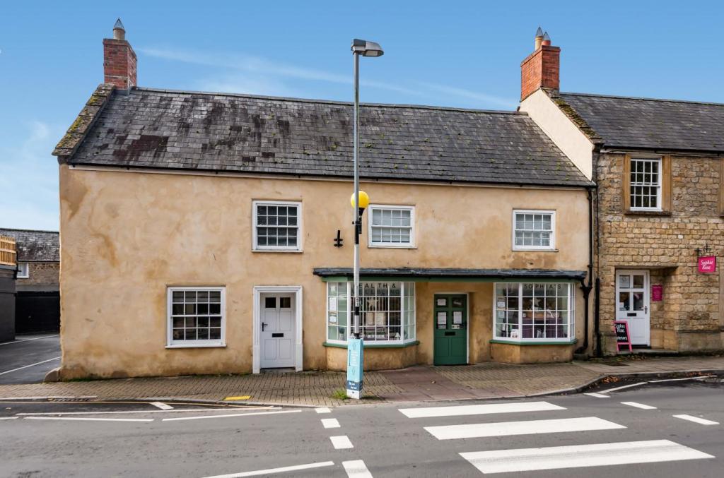 Shop for sale in Hogshill Street, Beaminster, DT8