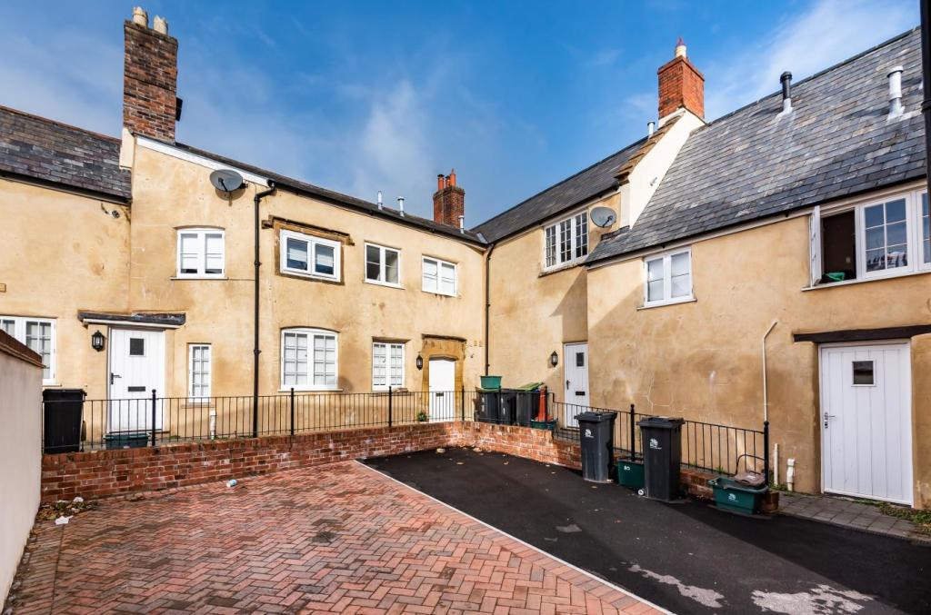 1 bedroom terraced house for sale in Hogshill Street, Beaminster, DT8