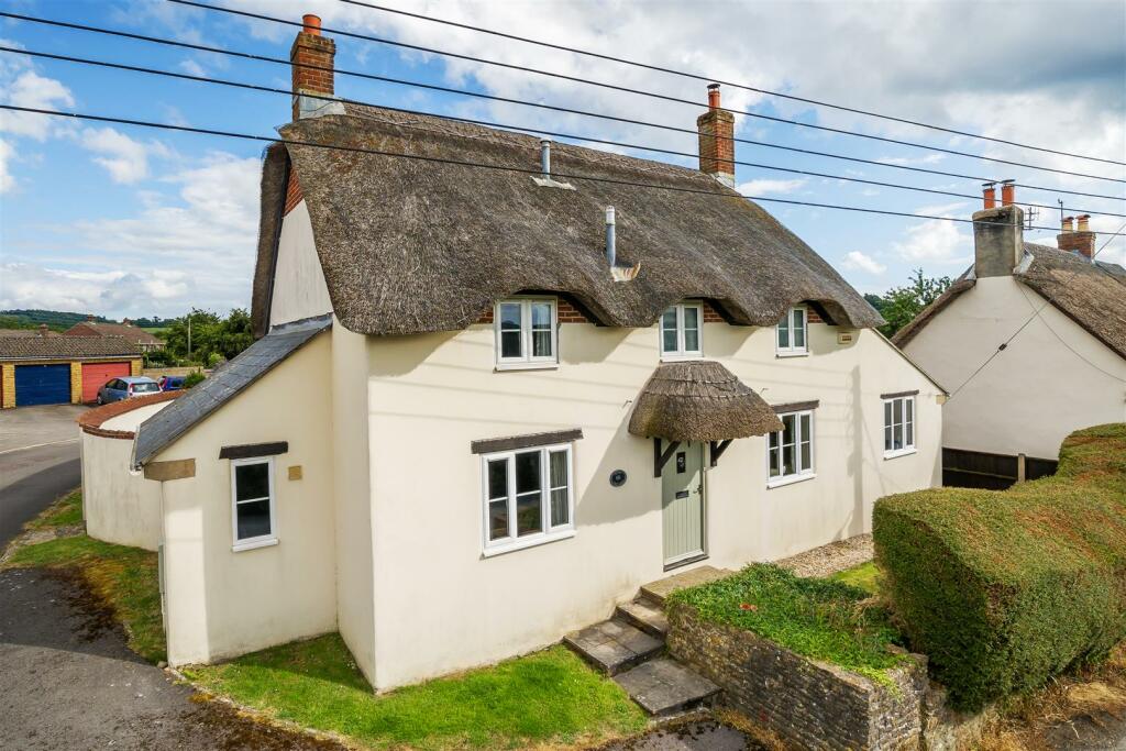 3 bedroom cottage for sale in The Green, Beaminster, DT8