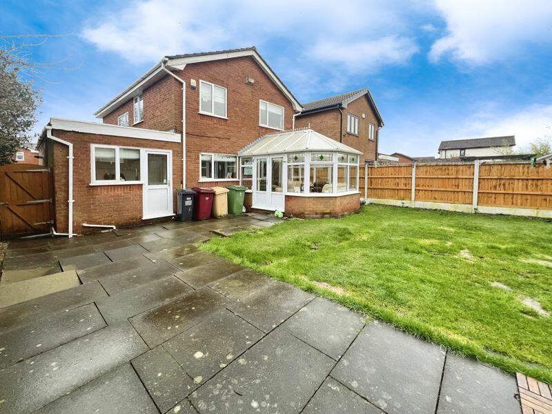 4 bedroom detached house for sale in Wayfaring, Westhoughton, BL5