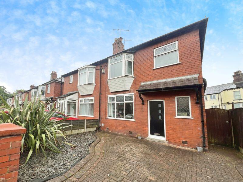 3 bedroom semidetached house for sale in Carisbrooke Drive, Astley