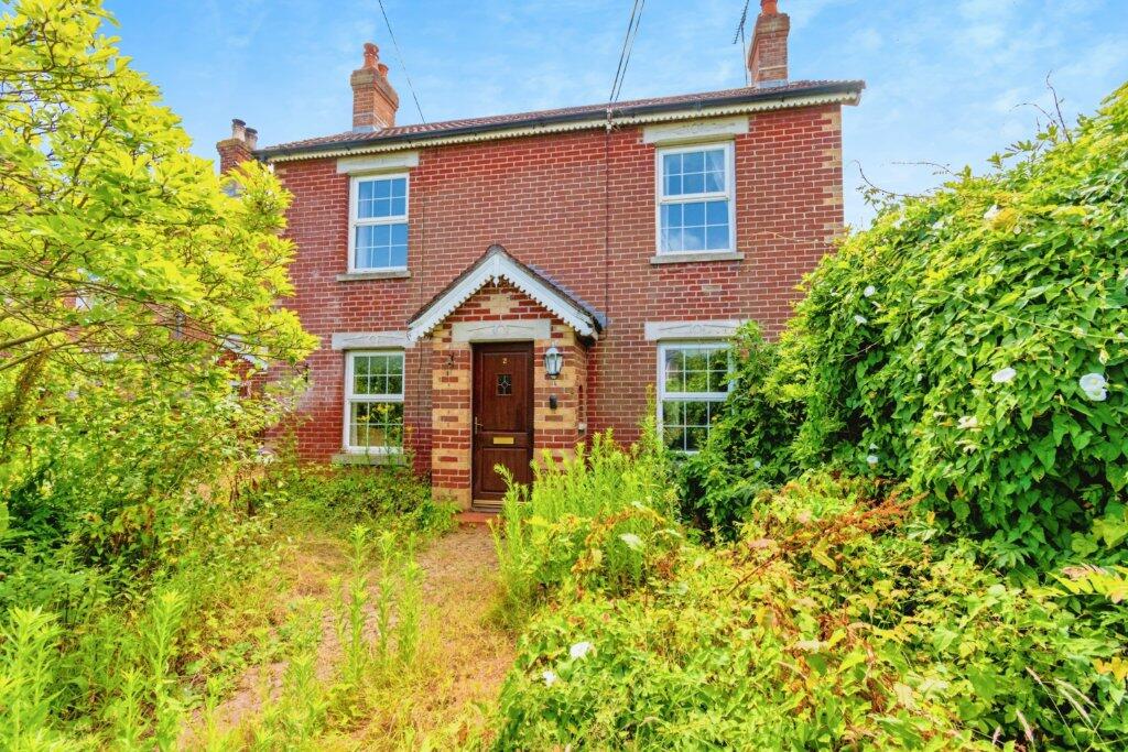 4 bedroom detached house for sale in Freegrounds Road, Hedge End