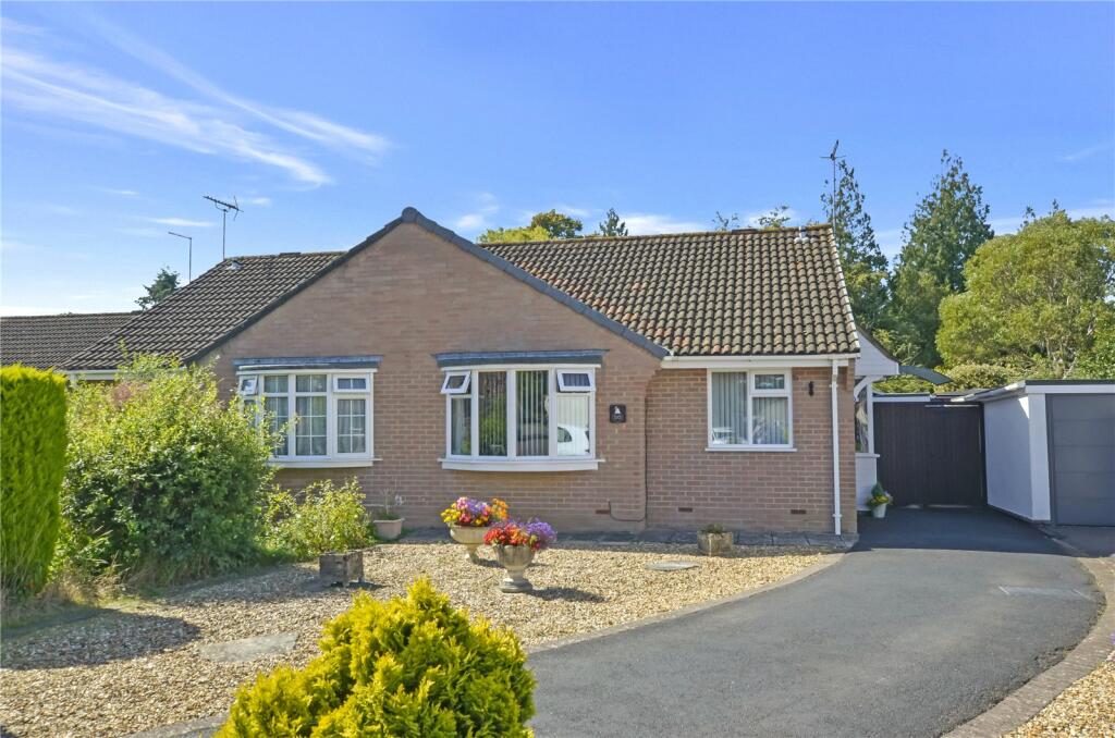 2 bedroom bungalow for sale in Mannington Way, West Moors, Ferndown