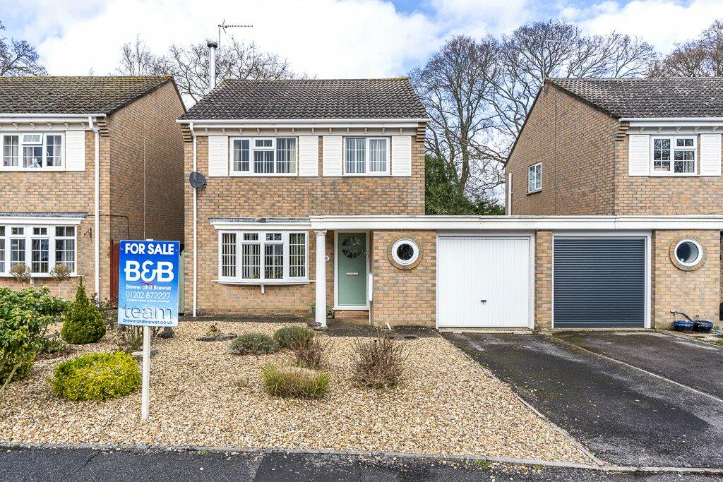3 bedroom link detached house for sale in Teasel Way, West Moors