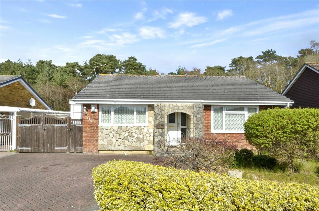 3 bedroom bungalow for sale in Uplands Road, West Moors, Ferndown