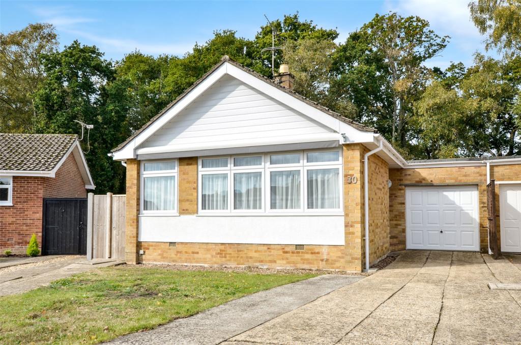 3 bedroom bungalow for sale in Pennington Road, West Moors, Ferndown