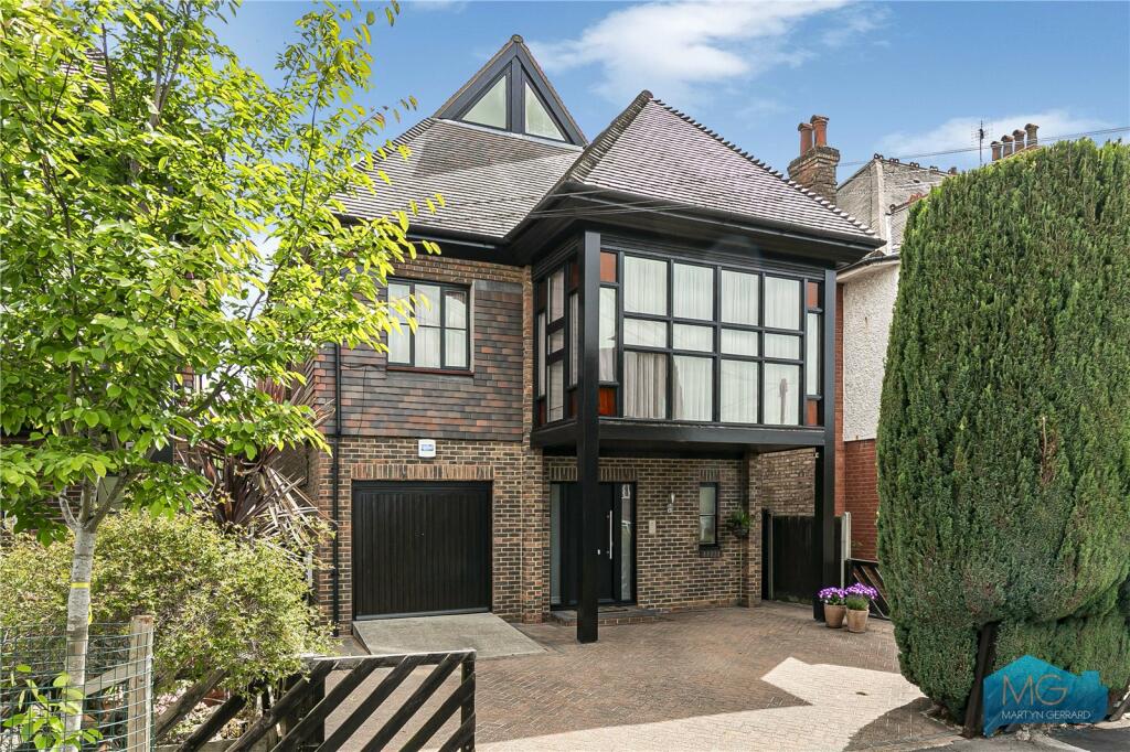Main image of property: Holly Park Gardens, London, N3