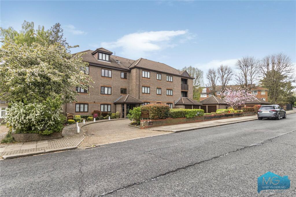 Main image of property: Hendon Lane, Finchley, London, N3