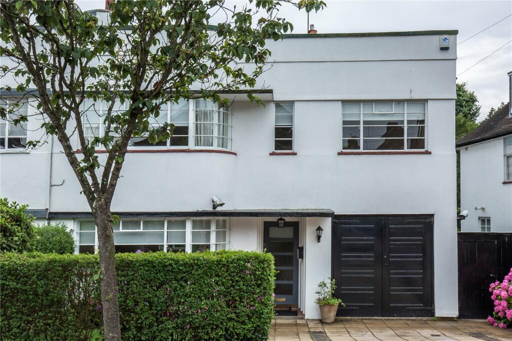 4 bedroom semidetached house for rent in Vivian Way, London, N2