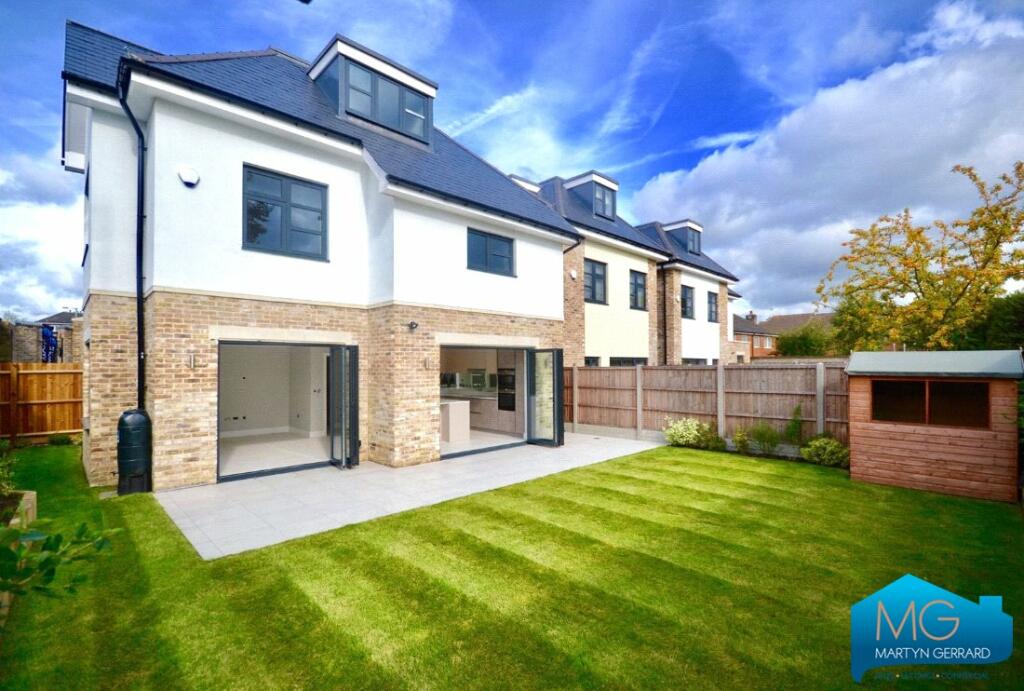 5 bedroom detached house for rent in Ethan Drive, East Finchley, London, N2