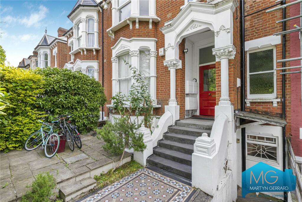 2 bedroom apartment for sale in Stapleton Hall Road, London, N4