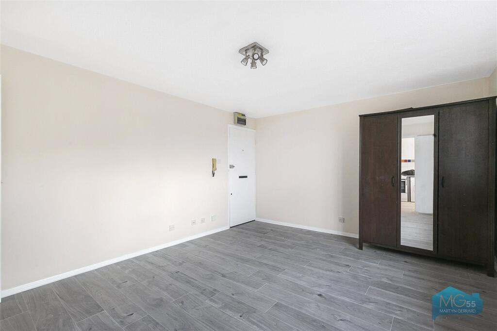 Main image of property: Cambridge Gardens, London, N10
