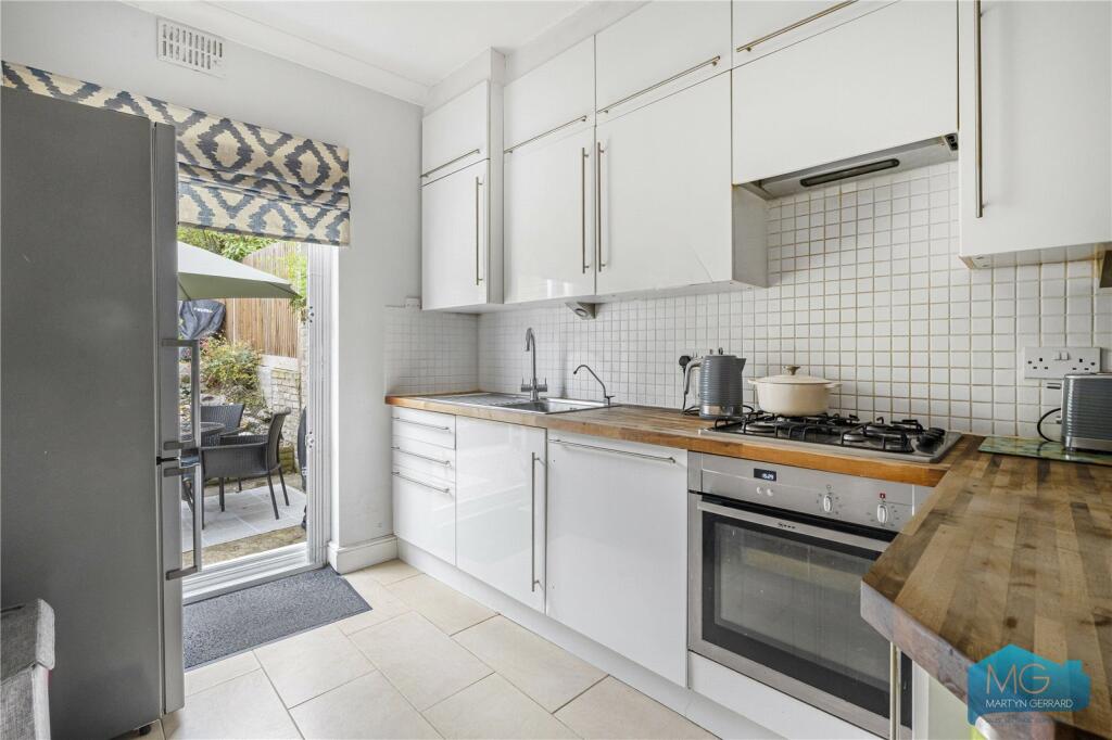 Main image of property: Goldsmith Road, London, N11