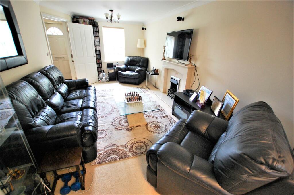 Additional property image - The Runway, Salisbury Village, Hatfield