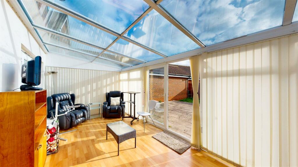 Additional property image - The Runway, Salisbury Village, Hatfield