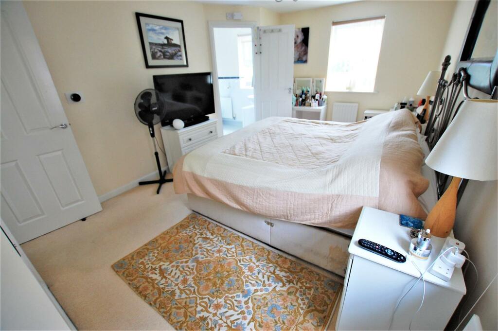 Additional property image - The Runway, Salisbury Village, Hatfield