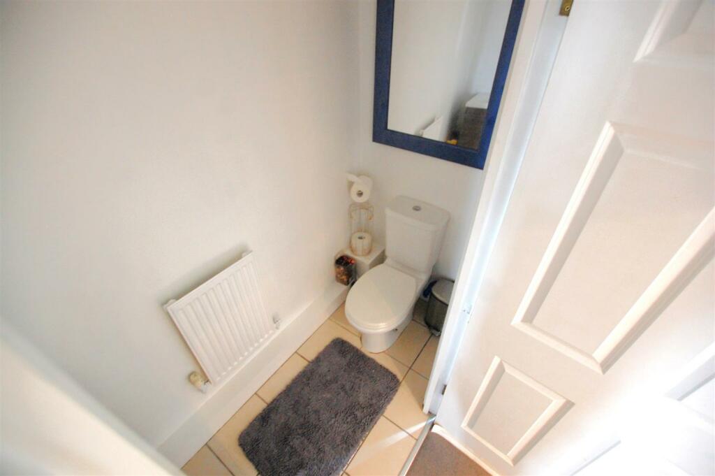Additional property image - Dixons Hill Road, Welham Green