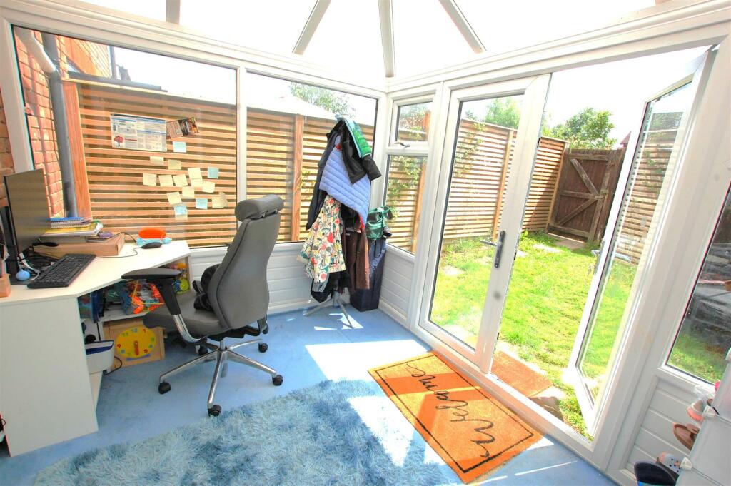 Additional property image - Dixons Hill Road, Welham Green