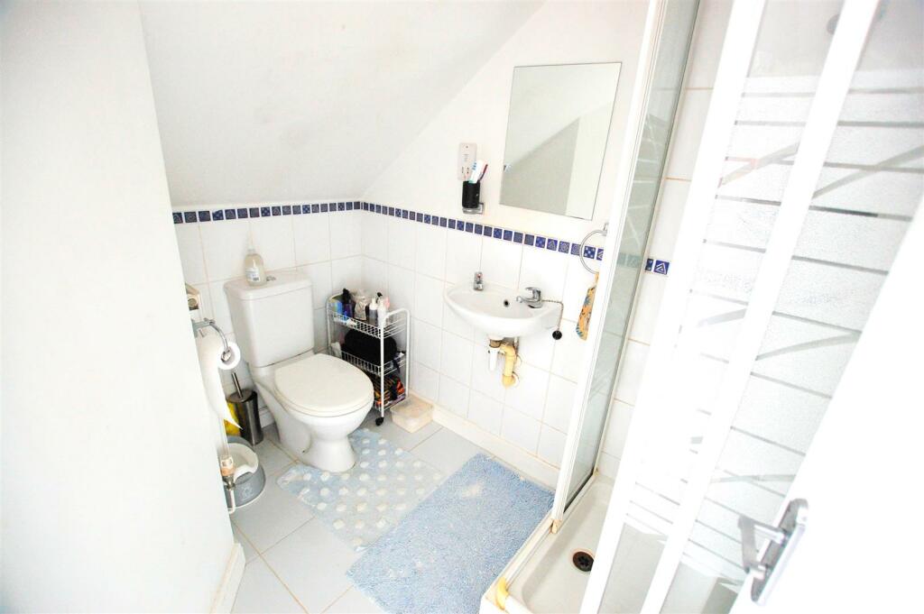 Additional property image - Dixons Hill Road, Welham Green