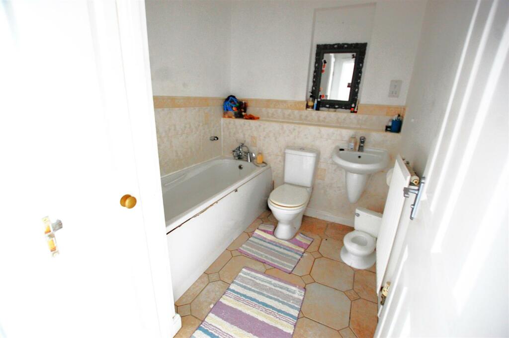 Additional property image - Dixons Hill Road, Welham Green