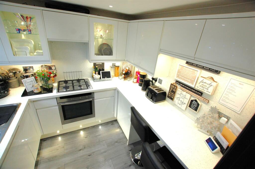 Additional property image - Cooks Way, Hatfield